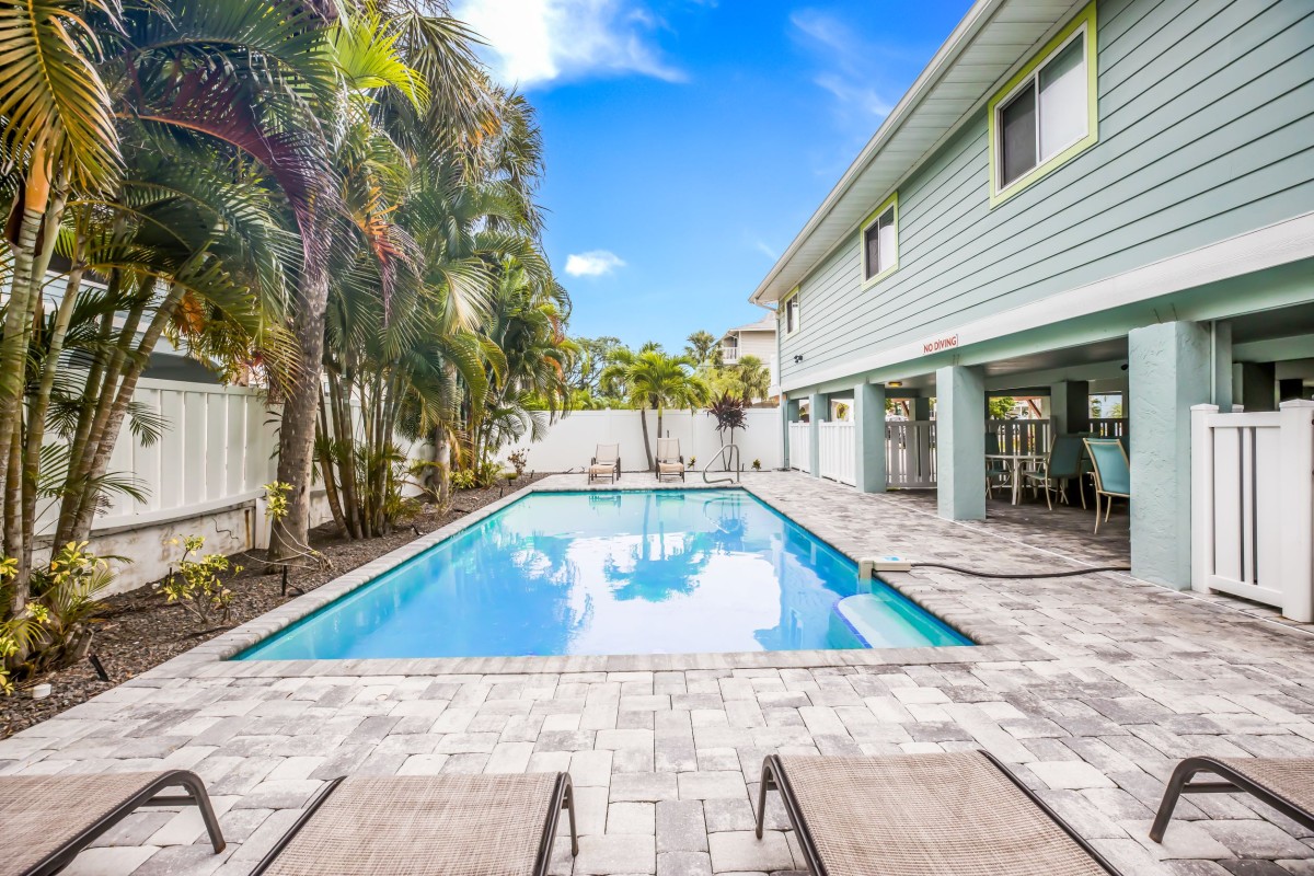 Island Vacation Properties-The Palms #3-1