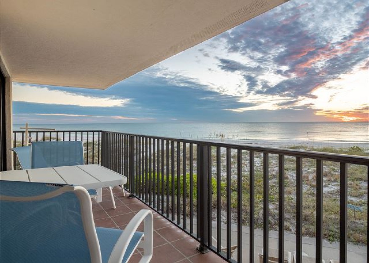 Island Vacation Properties-Waters Edge 110s-1