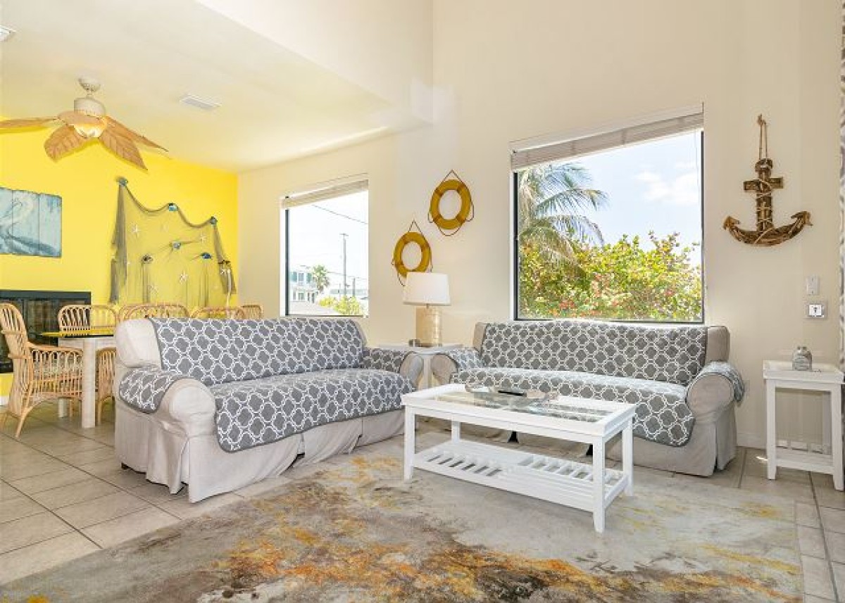 Franks Beach House Holmes Beach, FL Island Vacation Properties