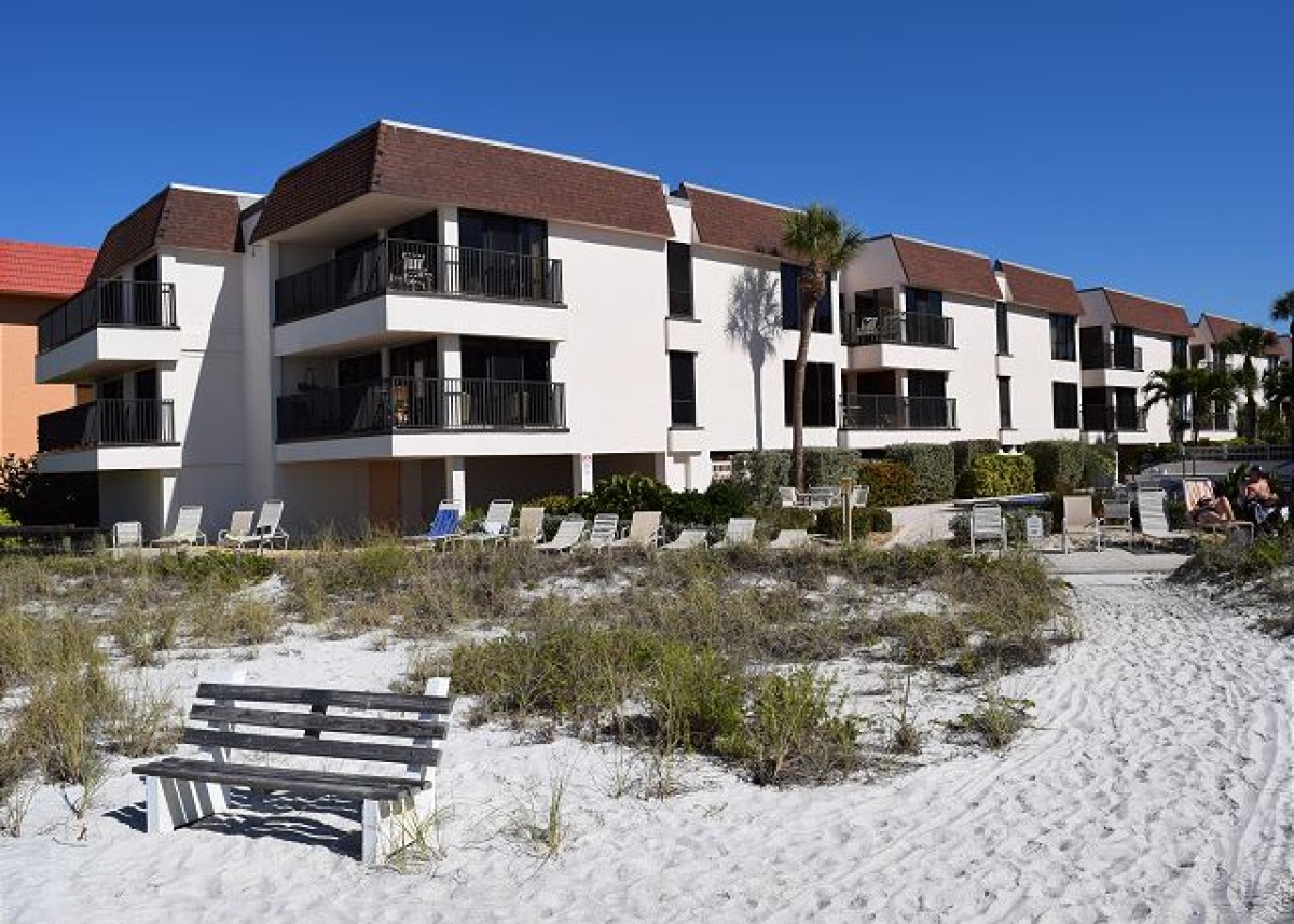 Island Vacation Properties-Waters Edge 106s-1