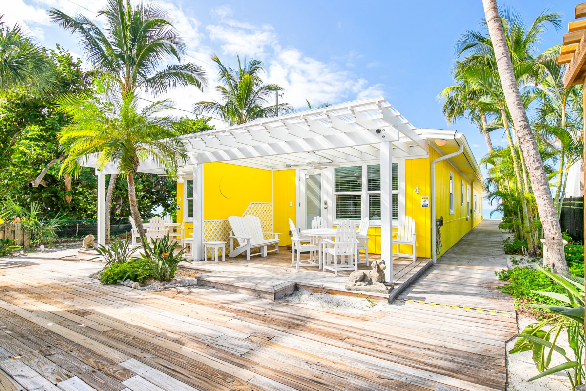 Island Vacation Properties-Four Beach Lovers 4-1