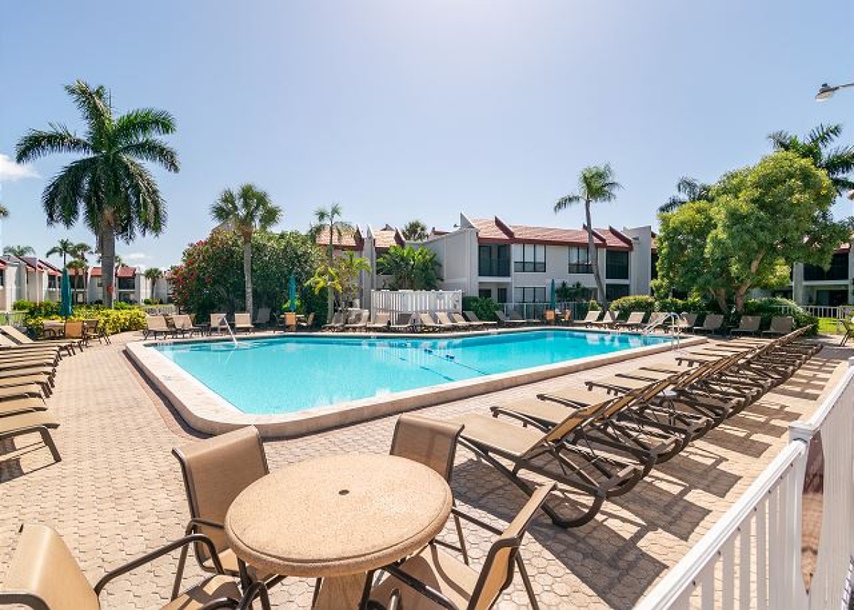 Island Vacation Properties-Runaway Bay 250-1