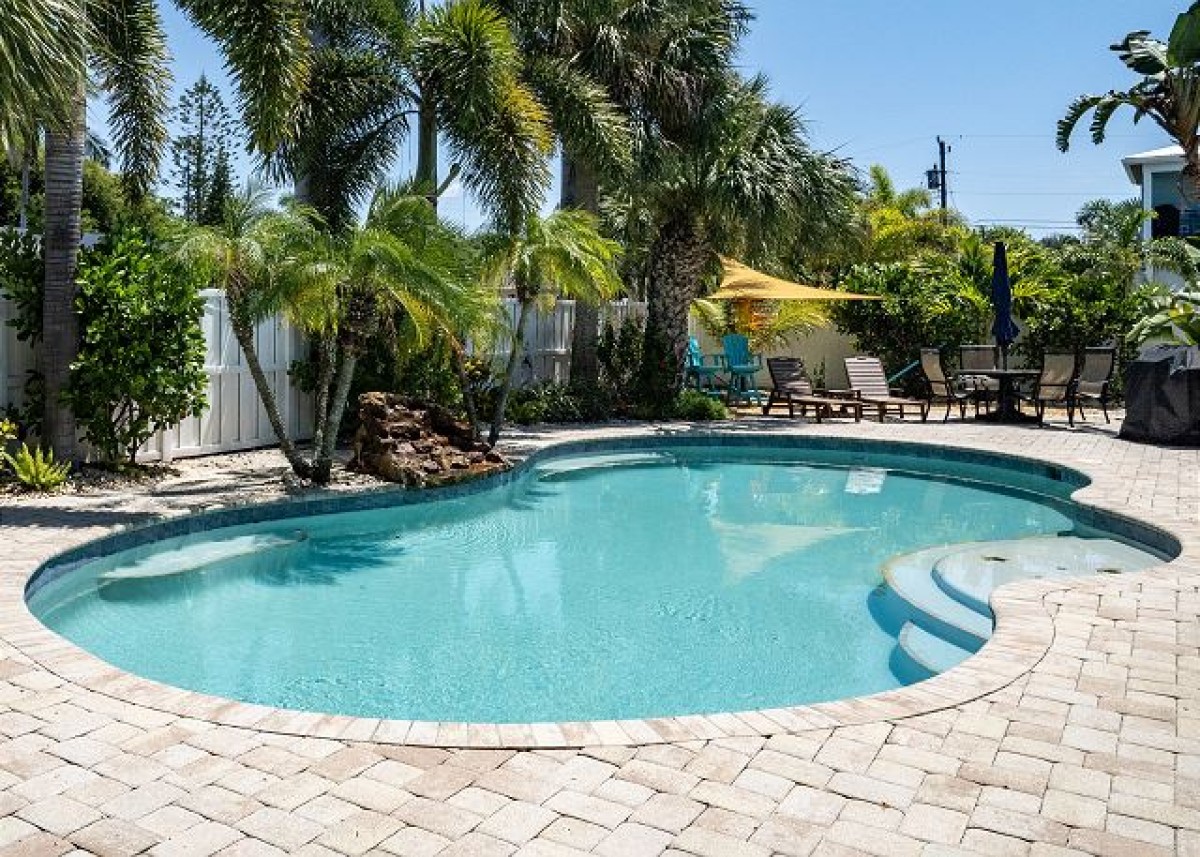 Island Vacation Properties-SS Salamander North-1