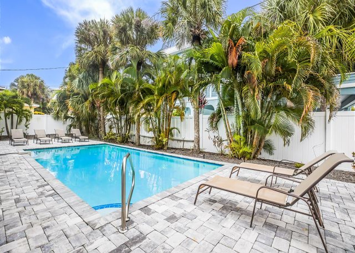 Island Vacation Properties-The Palms #4-1